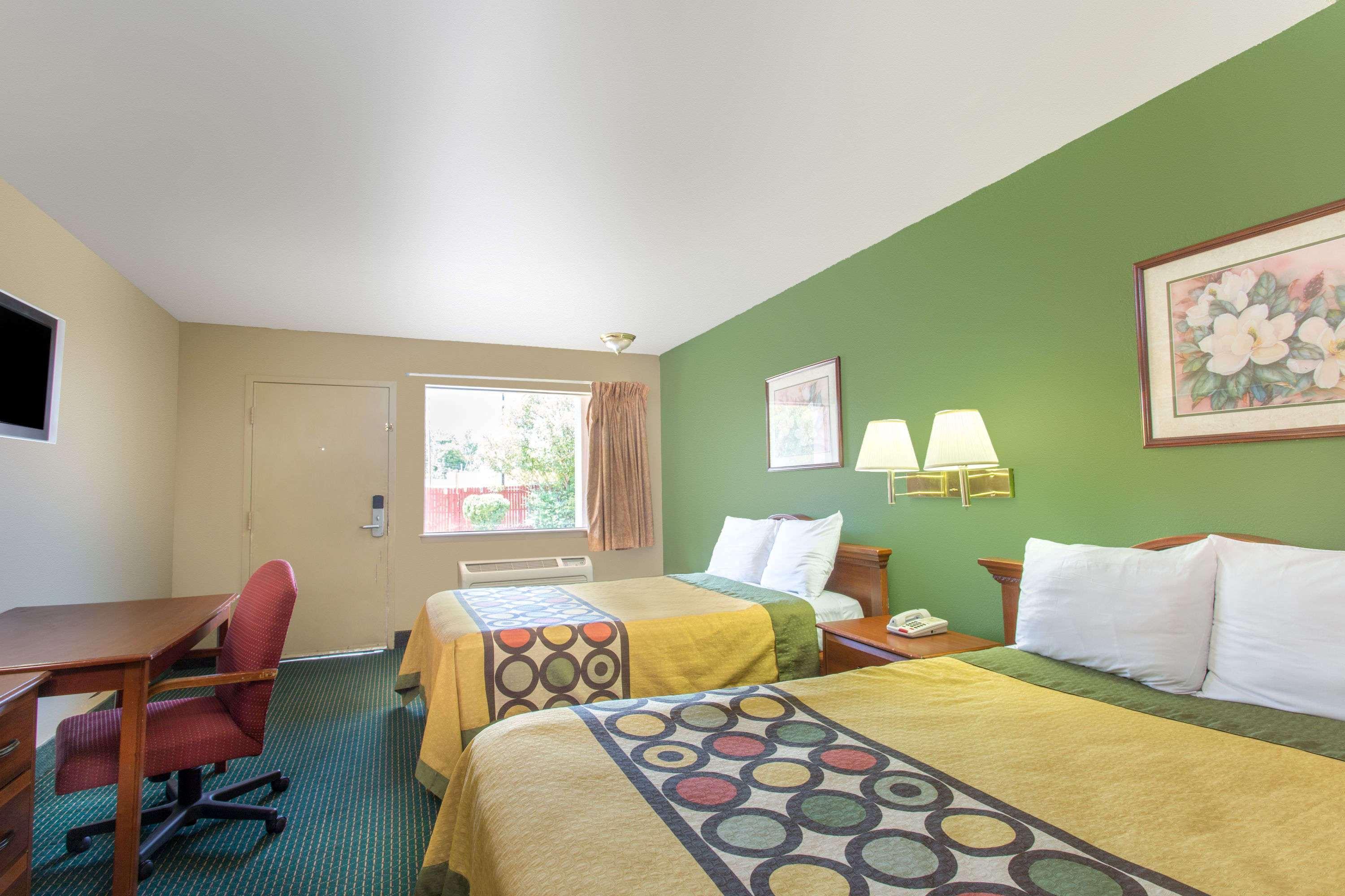 Super 8 By Wyndham Durham/University Area Nc מראה חיצוני תמונה