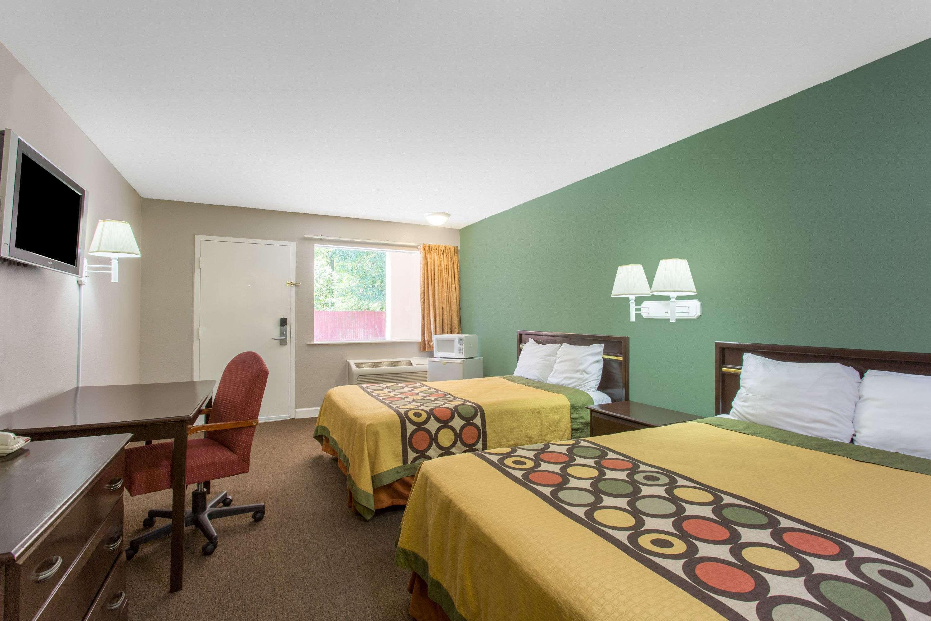 Super 8 By Wyndham Durham/University Area Nc מראה חיצוני תמונה